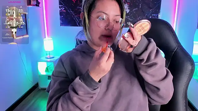 Snapshot of lucky-leah chatting on November 12, 4:46 am lucky-leah online show from November 12, 4:46 am