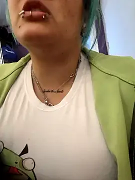 lucky-leah online show from January 6, 3:43 am