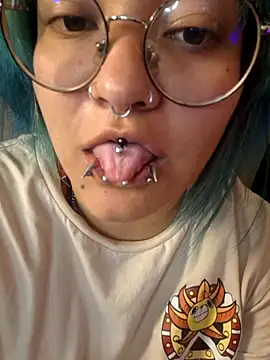 lucky-leah online show from July 23, 3:59 am