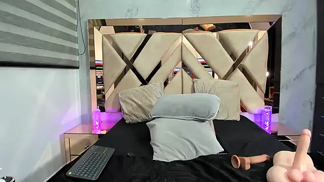 Snapshot of Susy_wisee chatting on February 14, 6:12 am Susy wisee online show from February 14, 6:12 am