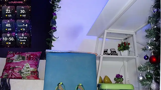 Snapshot of SUZZET_22 chatting on December 7, 4:58 pm SUZZET 22 online show from December 7, 4:58 pm