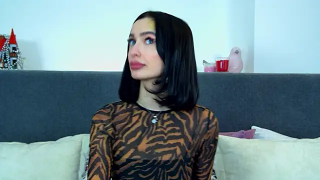 Snapshot of MarieKarma chatting on January 27, 12:43 am MarieKarma online show from January 27, 12:43 am