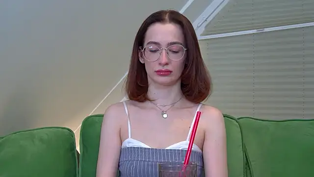 Snapshot of MarieKarma chatting on March 14, 9:32 pm MarieKarma online show from March 14, 9:32 pm