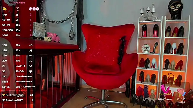 Snapshot of MistressAndre chatting on October 4, 9:13 pm MistressAndre online show from October 4, 9:13 pm