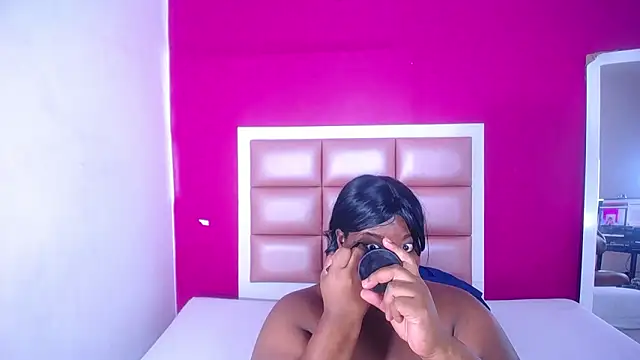 Snapshot of ebonny_suggarmommy1 chatting on February 10, 11:20 pm ebonny suggarmommy1 online show from February 10, 11:20 pm