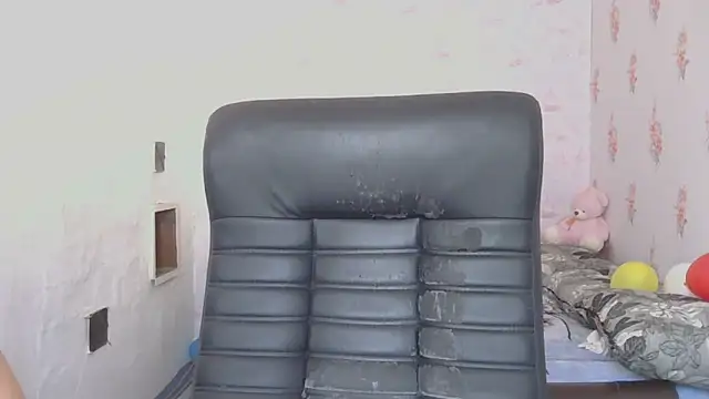 KittyyLaBeauty online show from March 8, 7:05 am