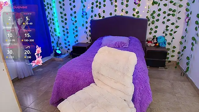 hazel lee ross online show from December 7, 2:57 pm