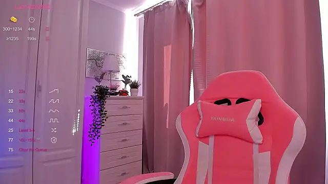 Snapshot of FreyaRaya chatting on February 6, 8:39 am FreyaRaya online show from February 6, 8:39 am