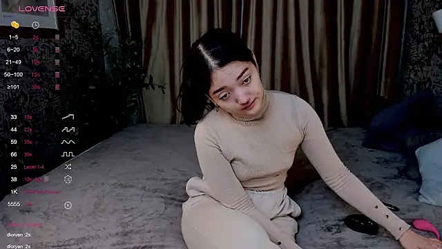 Snapshot of FreyaRaya chatting on October 10, 3:27 am FreyaRaya online show from October 10, 3:27 am