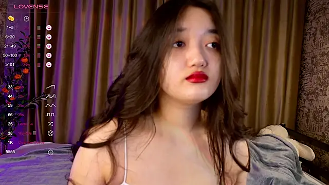 Snapshot of FreyaRaya chatting on November 28, 3:31 am FreyaRaya online show from November 28, 3:31 am