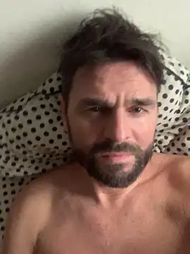 Snapshot of TB1977DK chatting on December 5, 11:30 am TB1977DK online show from December 5, 11:30 am