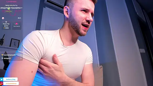 EnriqueBarberry online show from December 15, 6:29 am