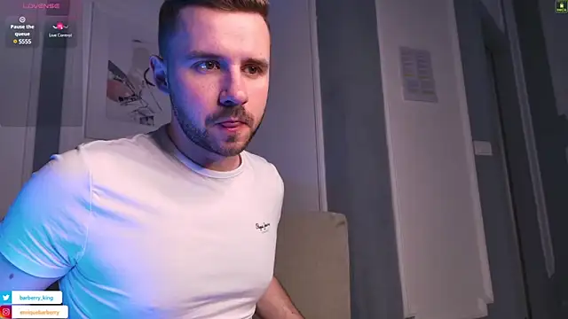 EnriqueBarberry online show from March 9, 6:28 am