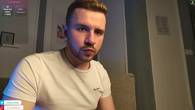 EnriqueBarberry online show from March 14, 7:04 am