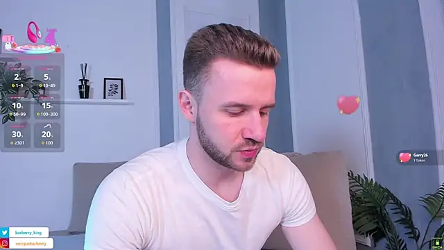 EnriqueBarberry online show from April 4, 5:38 am