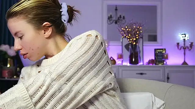 ivyleague  online show from October 13, 4:01 am