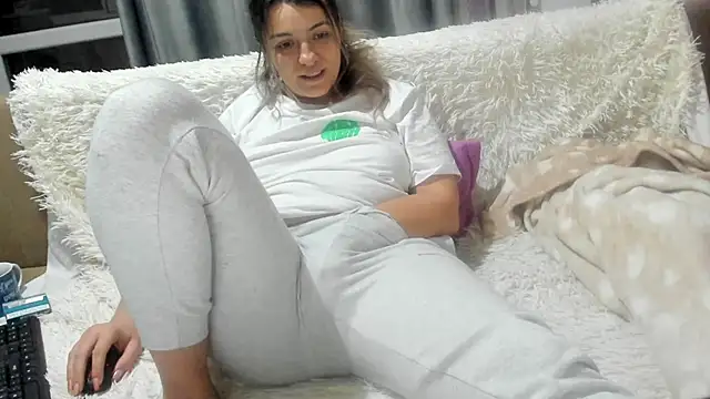 Dyana Kaylinn online show from January 11, 4:48 am