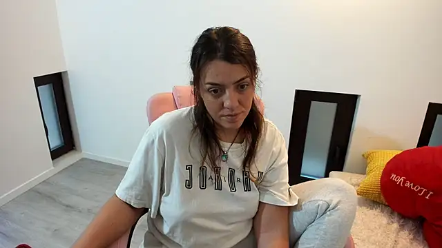 Dyana Kaylinn online show from November 28, 6:16 am