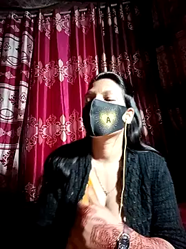 Snapshot of Depte- chatting on February 1, 11:06 pm Depte- online show from February 1, 11:06 pm