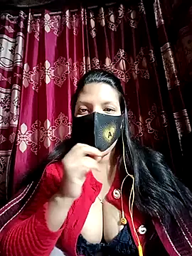 Snapshot of Depte- chatting on February 10, 11:45 pm Depte- online show from February 10, 11:45 pm