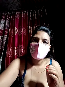 Snapshot of Depte- chatting on February 18, 11:19 pm Depte- online show from February 18, 11:19 pm