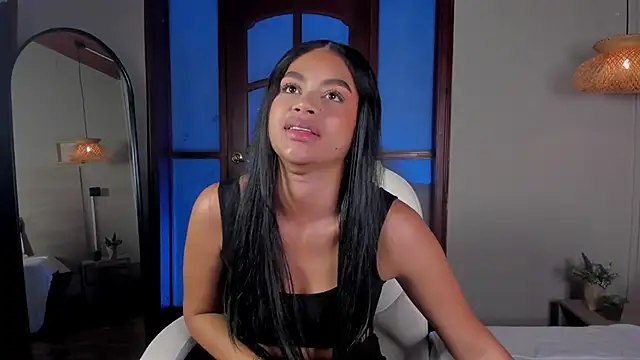 nayah   online show from November 24, 8:08 pm