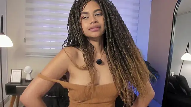 nayah   online show from April 19, 6:10 pm