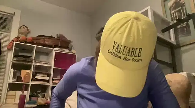 Snapshot of MommyConfident chatting on January 24, 10:32 am MommyConfident online show from January 24, 10:32 am