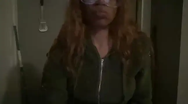 Snapshot of MommyConfident chatting on February 1, 7:15 am MommyConfident online show from February 1, 7:15 am