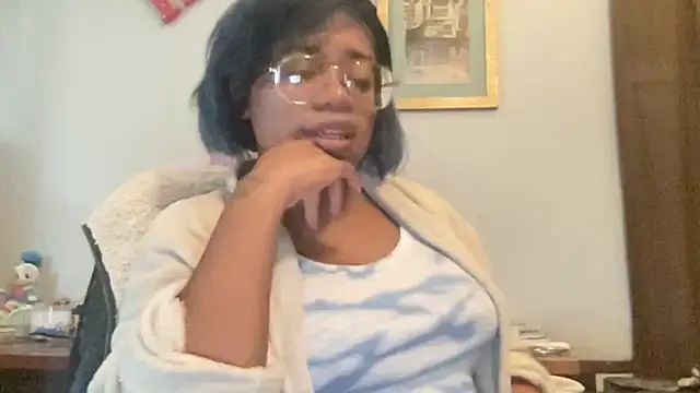 Snapshot of MommyConfident chatting on October 23, 2:38 pm MommyConfident online show from October 23, 2:38 pm