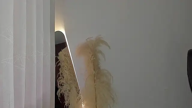 samy jonnes  online show from March 13, 11:05 pm