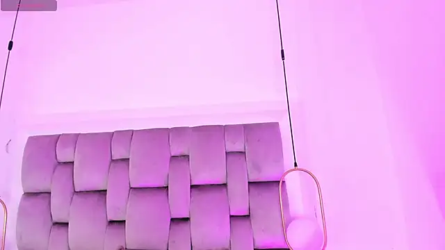 Snapshot of PamelaMendez_ chatting on February 16, 2:42 am PamelaMendez online show from February 16, 2:42 am