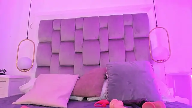 Snapshot of PamelaMendez_ chatting on March 1, 6:24 am PamelaMendez online show from March 1, 6:24 am