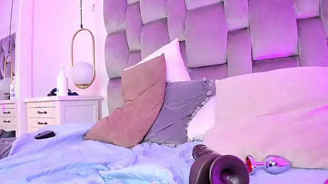 Snapshot of PamelaMendez_ chatting on March 4, 9:18 am PamelaMendez online show from March 4, 9:18 am