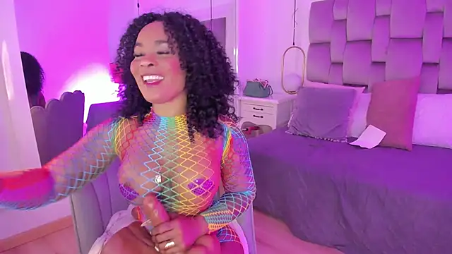 Snapshot of PamelaMendez_ chatting on March 9, 3:43 am PamelaMendez online show from March 9, 3:43 am