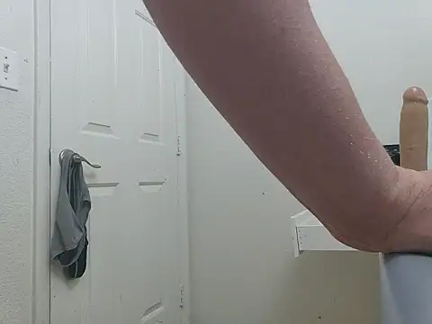 Snapshot of Fuckmyassg00d chatting on February 22, 10:07 am Fuckmyassg00d online show from February 22, 10:07 am