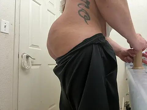 Snapshot of Fuckmyassg00d chatting on March 22, 2:05 am Fuckmyassg00d online show from March 22, 2:05 am