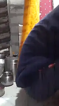 Snapshot of Burhade-- chatting on January 3, 11:33 pm Burhade-- online show from January 3, 11:33 pm