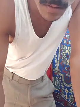 Snapshot of Burhade-- chatting on January 10, 5:47 am Burhade-- online show from January 10, 5:47 am