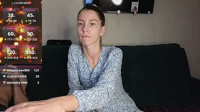 Snapshot of FoxLoveBasik chatting on February 23, 5:39 pm FoxLoveBasik online show from February 23, 5:39 pm