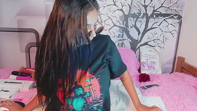 BrendaBrooks online show from April 22, 10:33 pm