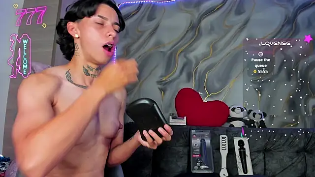 AmberAdams  online show from April 21, 2:51 am