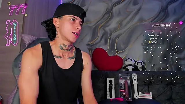 AmberAdams  online show from April 22, 1:56 pm