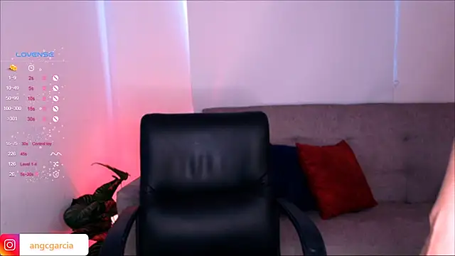 Snapshot of Valengarcia_ chatting on December 16, 9:52 pm Valengarcia  online show from December 16, 9:52 pm