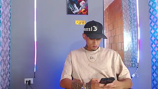 Liam lee online show from April 18, 10:21 pm