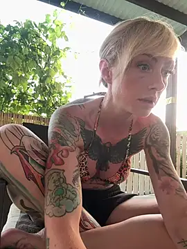 Snapshot of haileyhope_ chatting on July 5, 4:47 pm haileyhope online show from July 5, 4:47 pm
