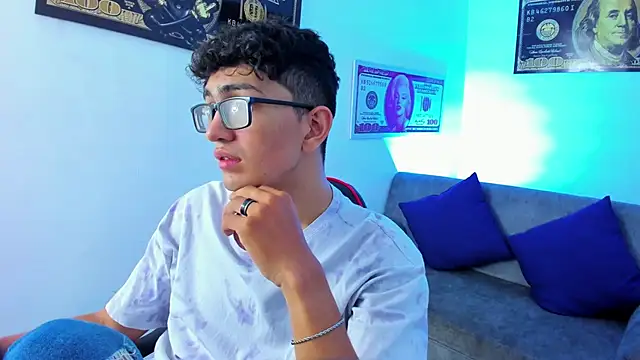 TylerWhite  online show from January 23, 2:55 am