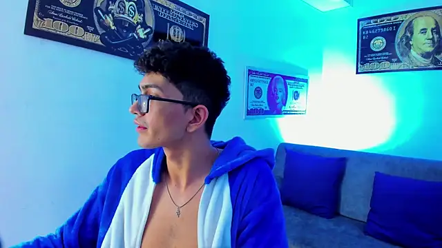 TylerWhite  online show from January 24, 6:35 am