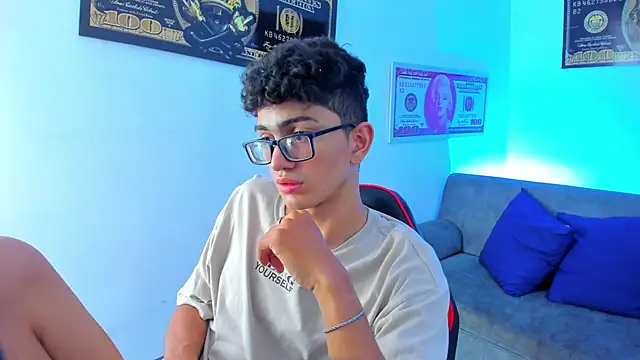 TylerWhite  online show from January 25, 6:34 am