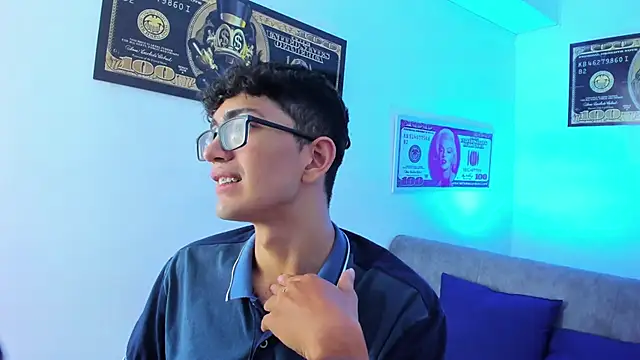 TylerWhite  online show from January 28, 2:53 am